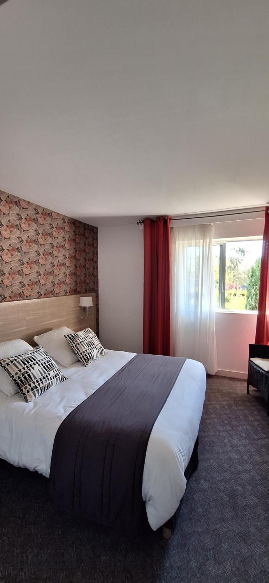 Brit Hotel Le Cygne Saint-Hilaire-du-Harcouet Exterior photo